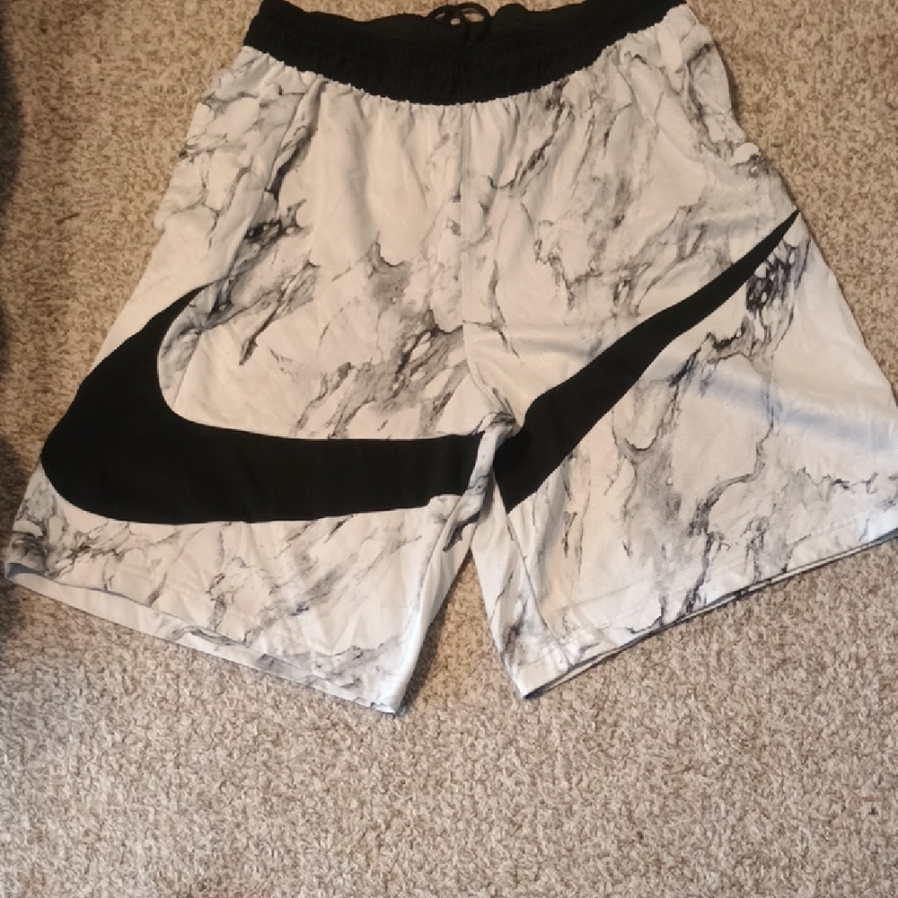 Nike Men’s Marble Print White & Black Athletic Shorts